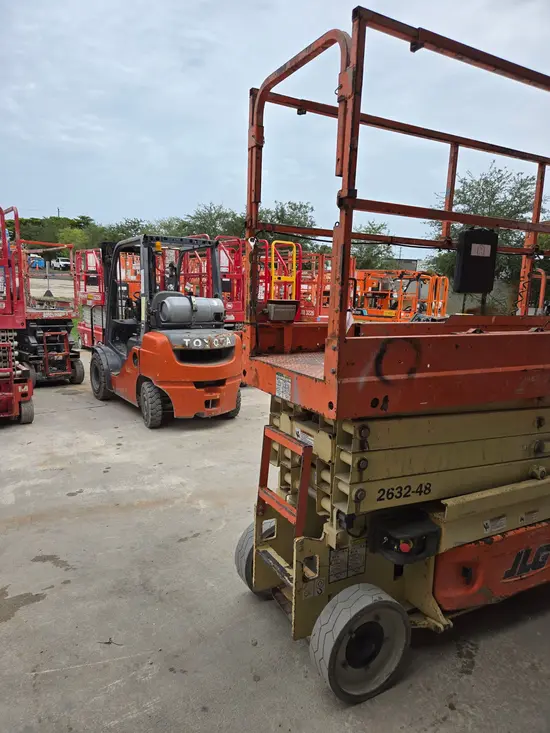 2017 JLG 2632ES Scissor Lift