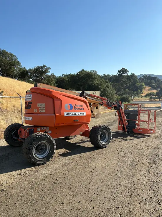 2017 JLG 450AJ Articulating Boom Lift