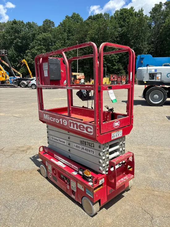 2018 MEC MICRO 19 Scissor Lift