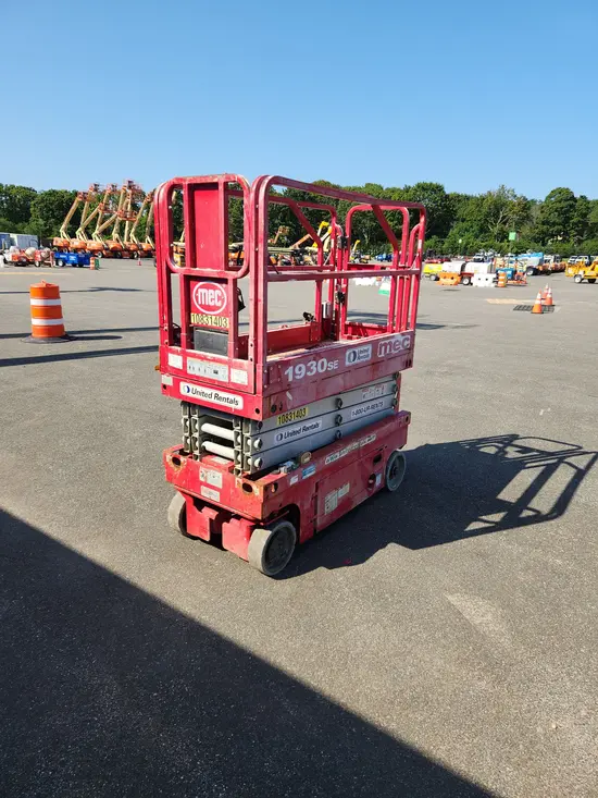 2018 MEC 1930SE Scissor Lift