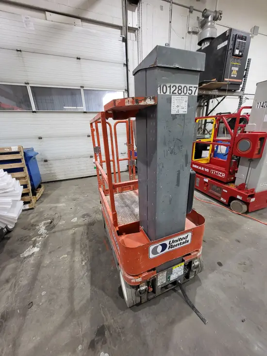 2013 Skyjack SJ16 Self-Propelled One-Person Lift
