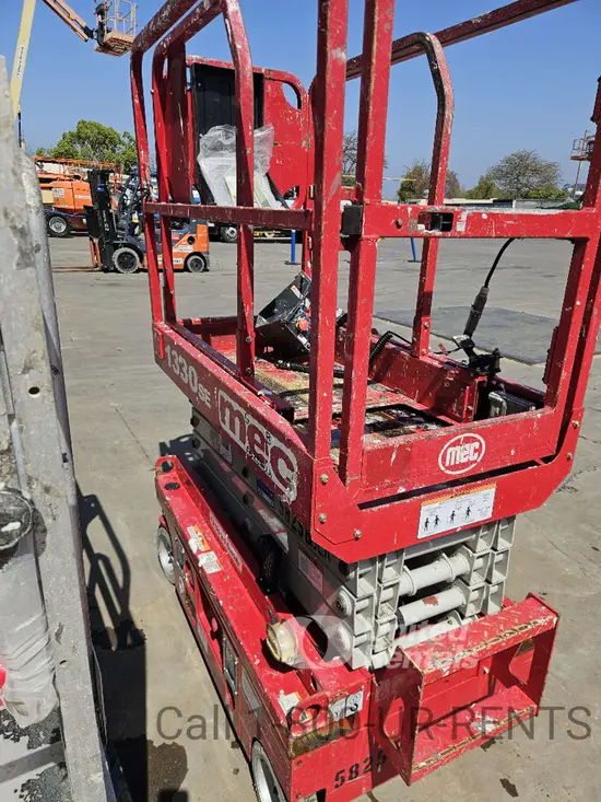 2018 MEC 1330SE Scissor Lift