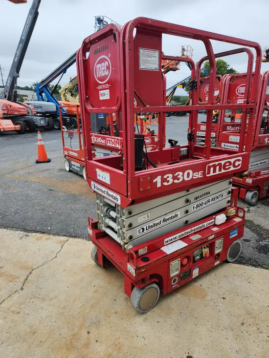 2018 MEC 1330SE Scissor Lift