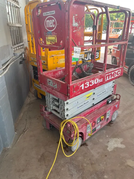 2018 MEC 1330SE Scissor Lift