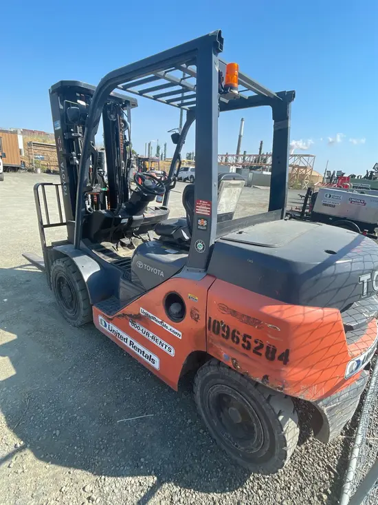 2019 Toyota 8FD35U Warehouse Forklift
