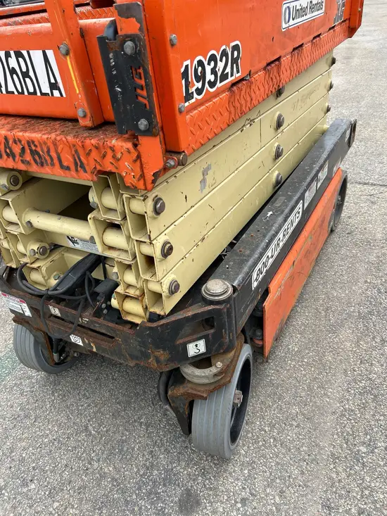 2017 JLG 1932R Scissor Lift