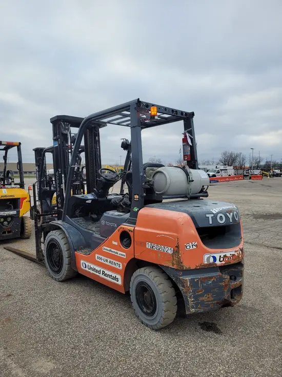 2018 Toyota 8FGU30 Warehouse Forklift