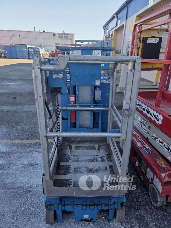 2017 Genie GR-15 Self-Propelled One-Person Lift