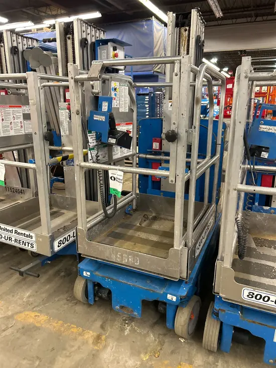 2017 Genie GR-20 Self-Propelled One-Person Lift