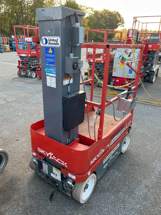 2016 Skyjack SJ12 Self-Propelled One-Person Lift
