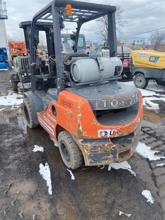 2019 Toyota 8FGU30 Warehouse Forklift