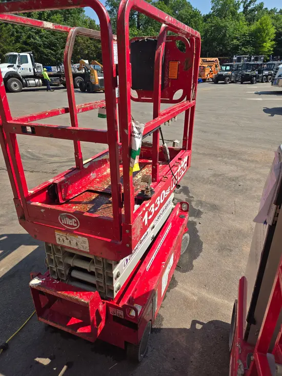 2018 MEC 1330SE Scissor Lift