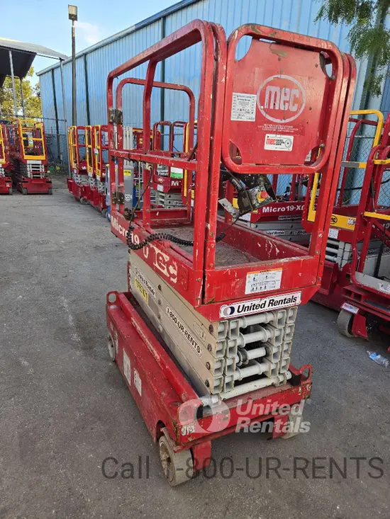 2018 MEC MICRO 19 Scissor Lift