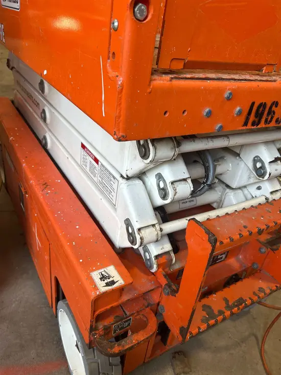 2017 Snorkel S3219E Scissor Lift
