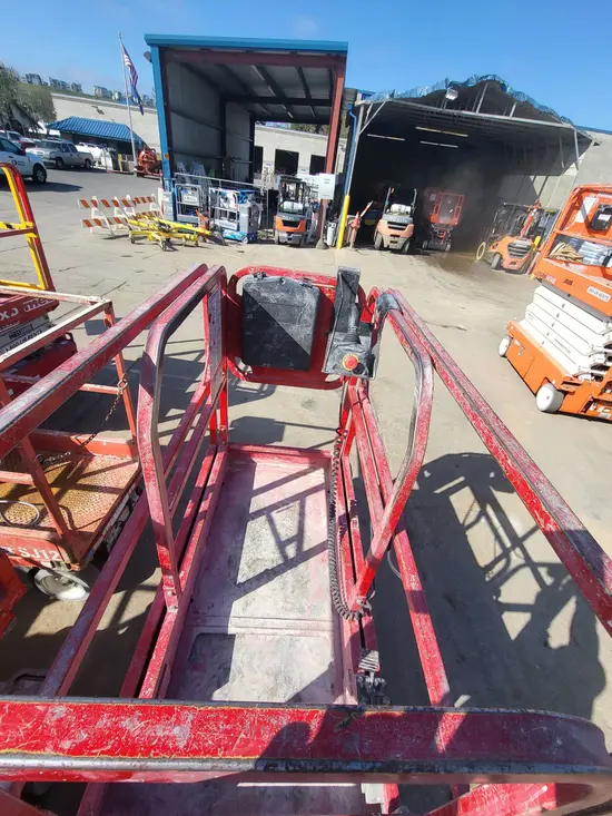 2017 MEC 1330SE Scissor Lift