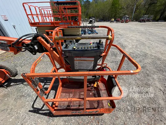 2018 JLG E300AJP Articulating Boom Lift