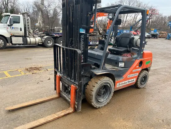 2018 Toyota 8FGU30 Warehouse Forklift