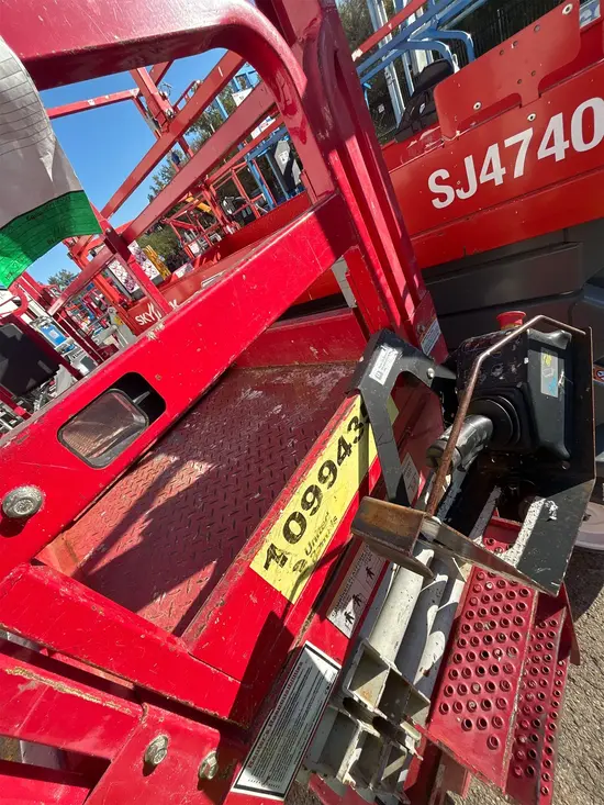 2019 MEC 2632SE Scissor Lift