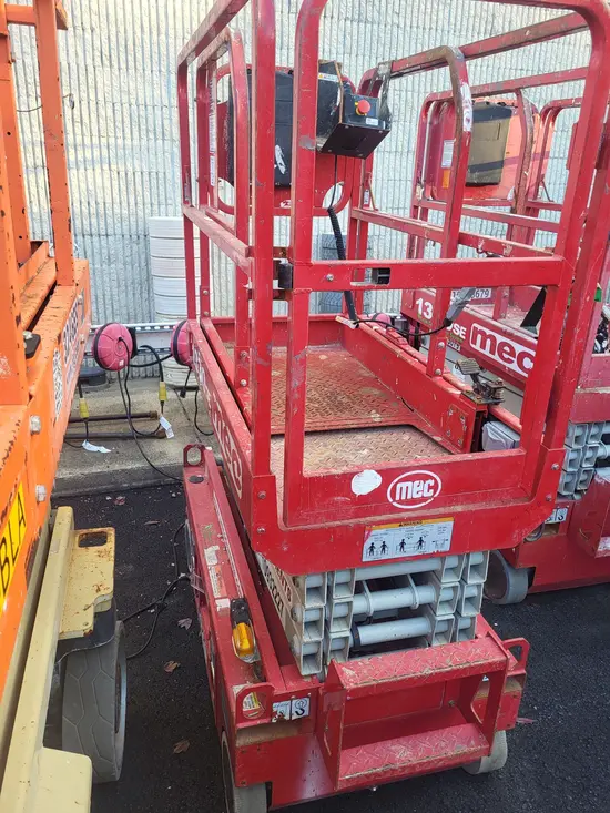 2019 MEC 1330SE Scissor Lift