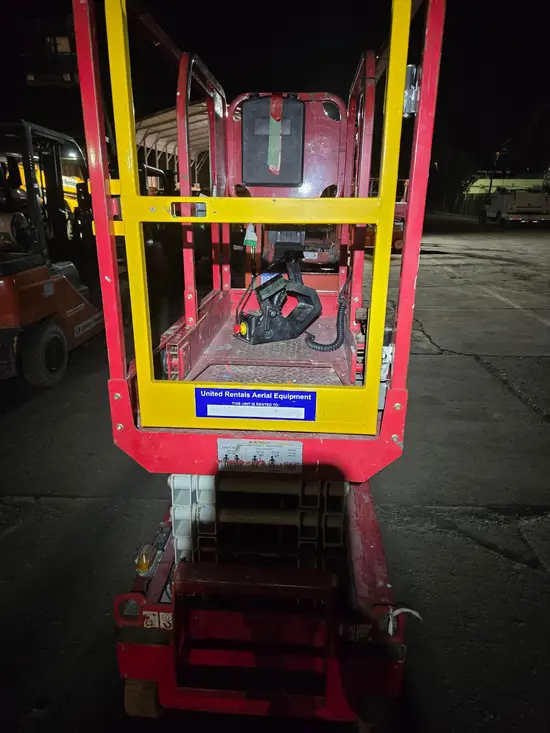 2019 MEC MICRO 19 Scissor Lift