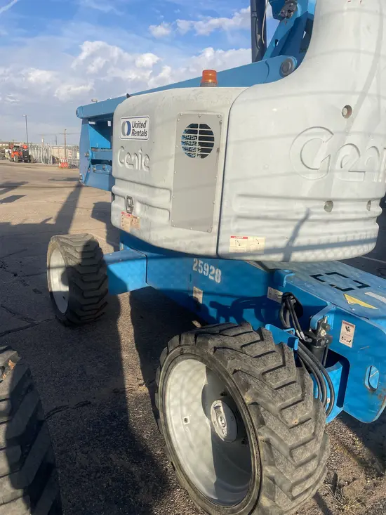 2013 Genie Z-60/34 Articulating Boom Lift