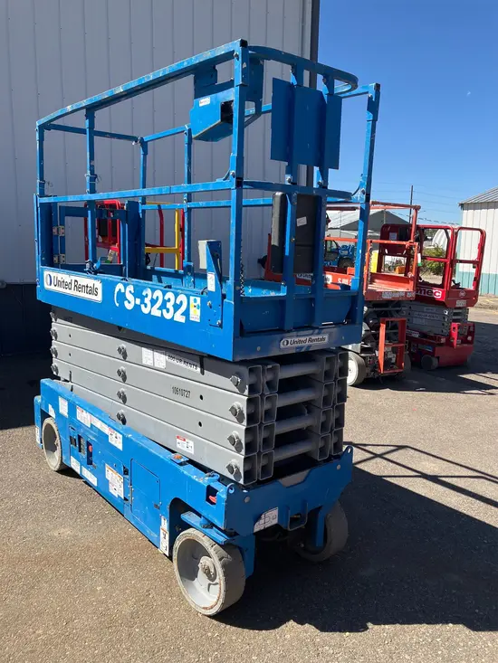 2017 Genie GS-3232 Scissor Lift