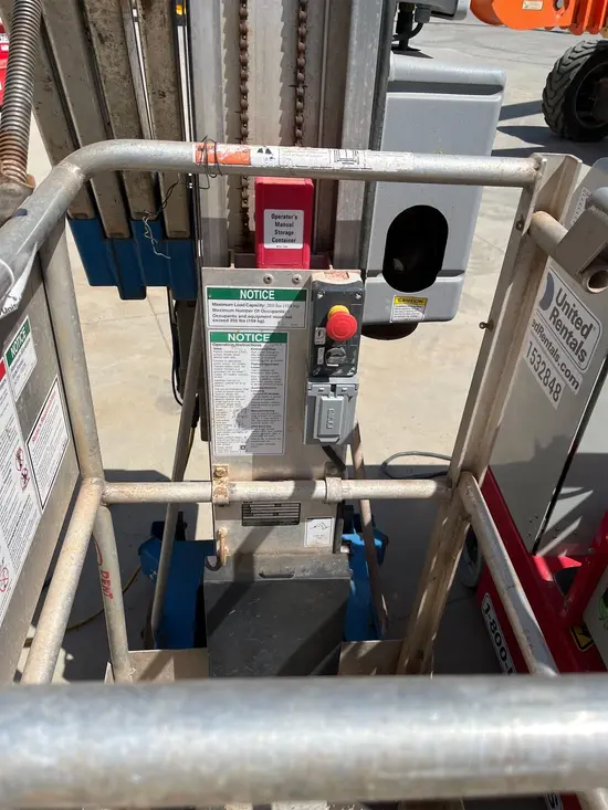 2018 Genie AWP-30SDC Pusharound Lift