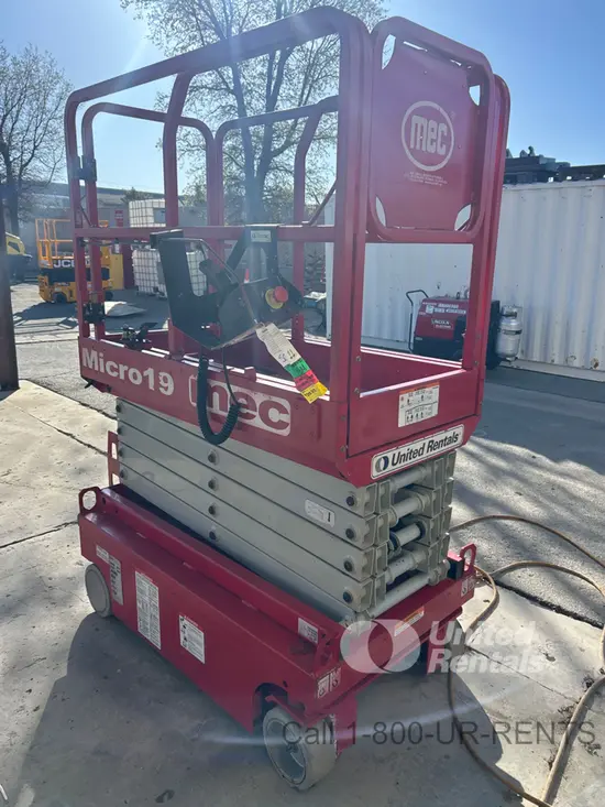 2018 MEC MICRO 19 Scissor Lift