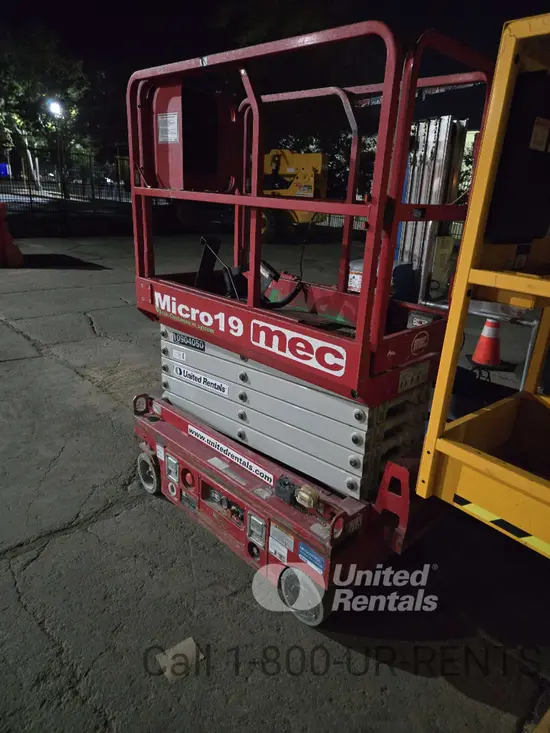 2019 MEC MICRO 19 Scissor Lift