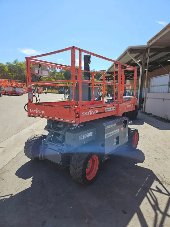2017 Skyjack SJ6826RT Rough Terrain Scissor Lift