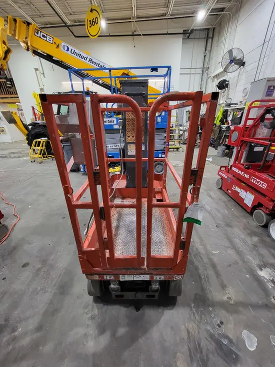 2013 Skyjack SJ16 Self-Propelled One-Person Lift