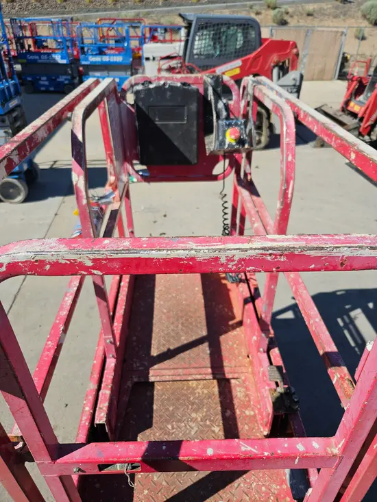 2018 MEC MICRO 19 Scissor Lift
