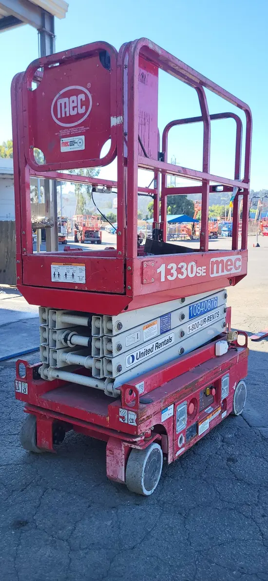 2018 MEC 1330SE Scissor Lift