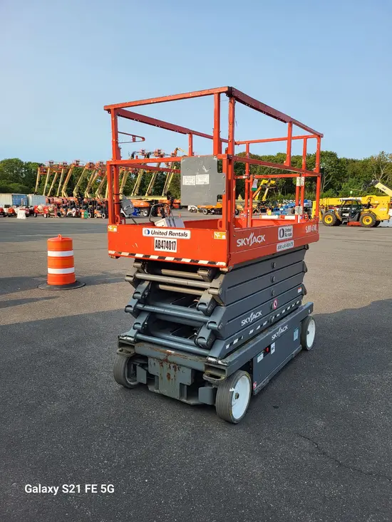 2018 Skyjack SJIII4740 Scissor Lift