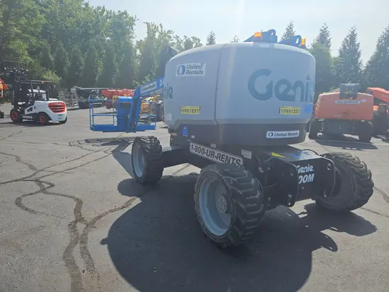 2016 Genie Z-62/40J Articulating Boom Lift
