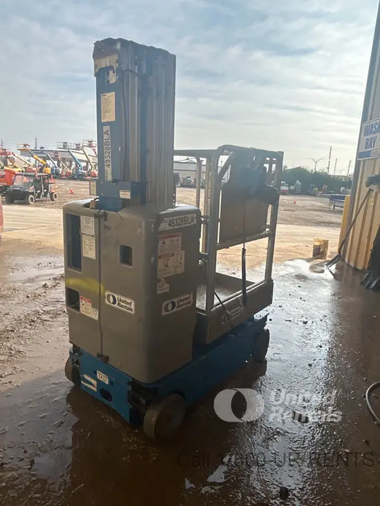 2017 Genie GR-20 Self-Propelled One-Person Lift