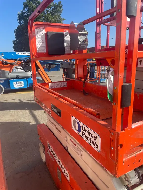 2019 Snorkel S3219E Scissor Lift