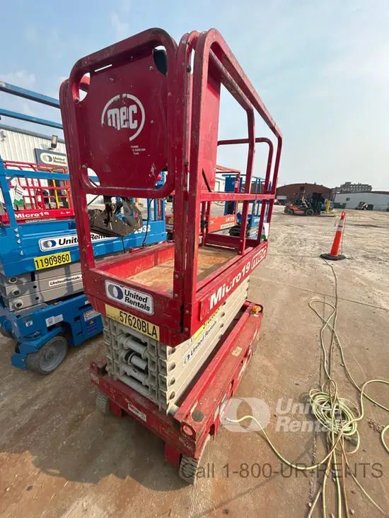 2018 MEC MICRO 19 Scissor Lift