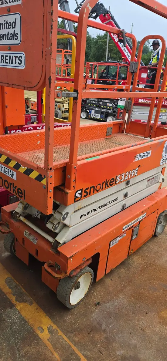 2018 Snorkel S3219E Scissor Lift
