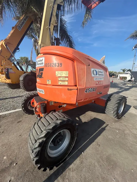 2017 JLG 450AJ Articulating Boom Lift