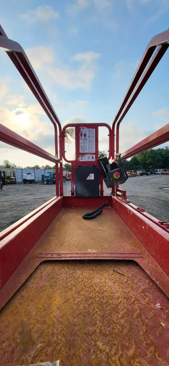 2018 MEC 1930SE Scissor Lift