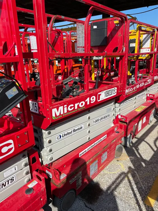2019 MEC MICRO 19 Scissor Lift