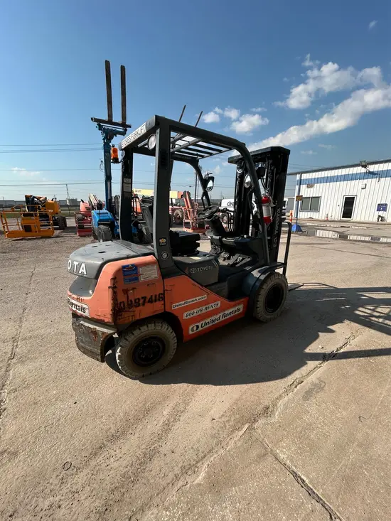 2019 Toyota 8FDU25 Warehouse Forklift