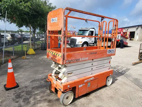 2019 Snorkel S3226E Scissor Lift