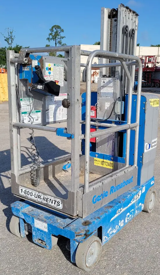 2018 Genie GR-20 Self-Propelled One-Person Lift
