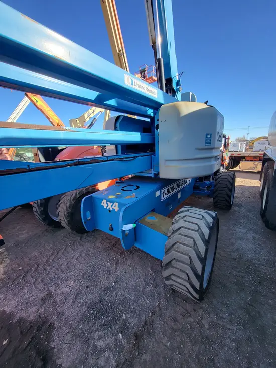 2012 Genie Z-60/34 Articulating Boom Lift