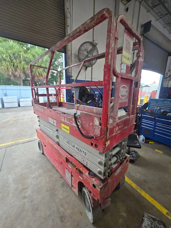 2017 MEC 2632SE Scissor Lift