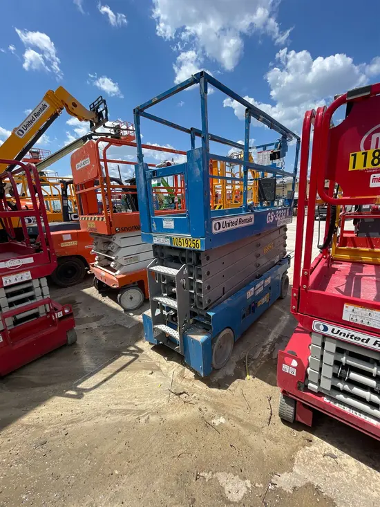 2016 Genie GS-3232 Scissor Lift