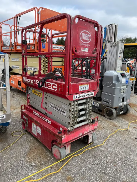 2019 MEC MICRO 19 Scissor Lift