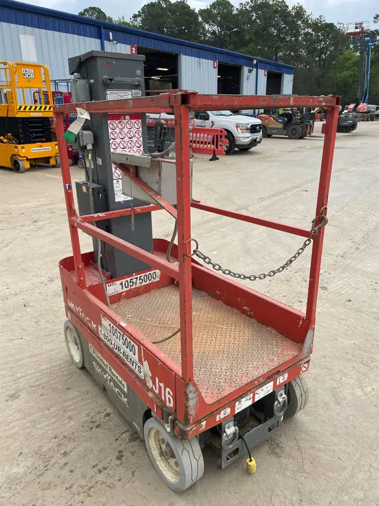 2017 Skyjack SJ16 Self-Propelled One-Person Lift